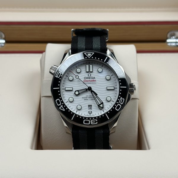 Omega Seamaster Diver 300M 42 mm 21032422004001